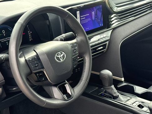 Used 2025 Toyota Camry LE AWD/4WD image 17