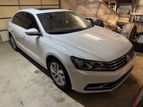 Used 2018 Volkswagen Passat 2.0T SE FWD image 1