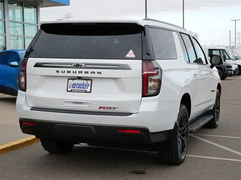 Used 2022 Chevrolet Suburban RST w/ Luxury Package image 27