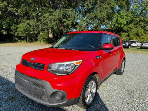 Used 2019 Kia Soul FWD image 1