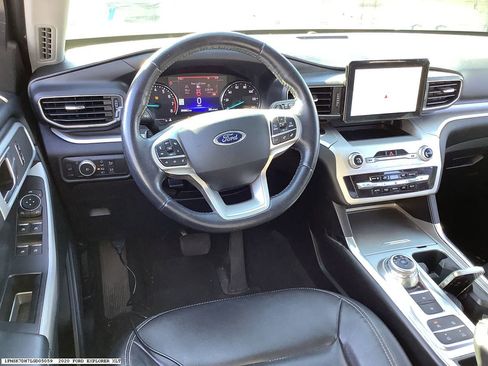 Used 2020 Ford Explorer XLT w/ Equipment Group 202A image 12