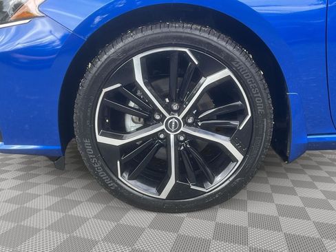 Certified 2025 Nissan Altima 2.5 SR AWD/4WD image 9