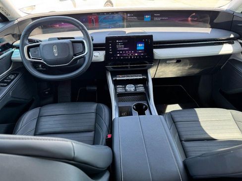 Certified 2024 Lincoln Nautilus Reserve AWD/4WD image 9