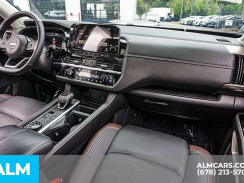 Used 2025 Nissan Pathfinder Platinum w/ Cargo Package AWD/4WD image 26