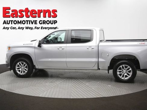 Used 2022 Chevrolet Silverado 1500 LT AWD/4WD image 63