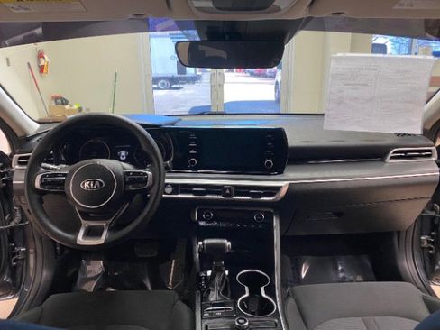 Used 2021 Kia K5 LXS image 25