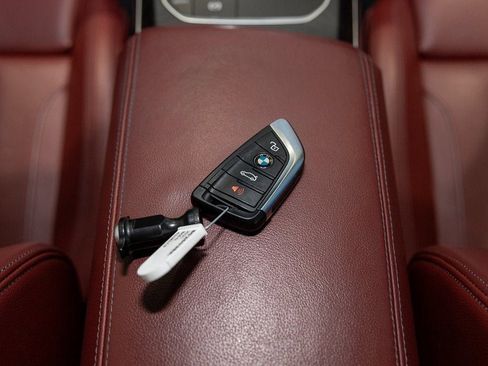 Used 2021 BMW 430i xDrive Coupe w/ Premium Package image 39