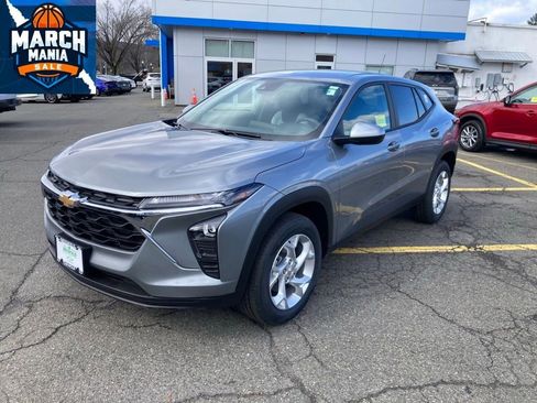 New 2026 Chevrolet Trax LS image 3