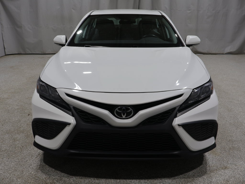 Used 2024 Toyota Camry SE FWD image 7