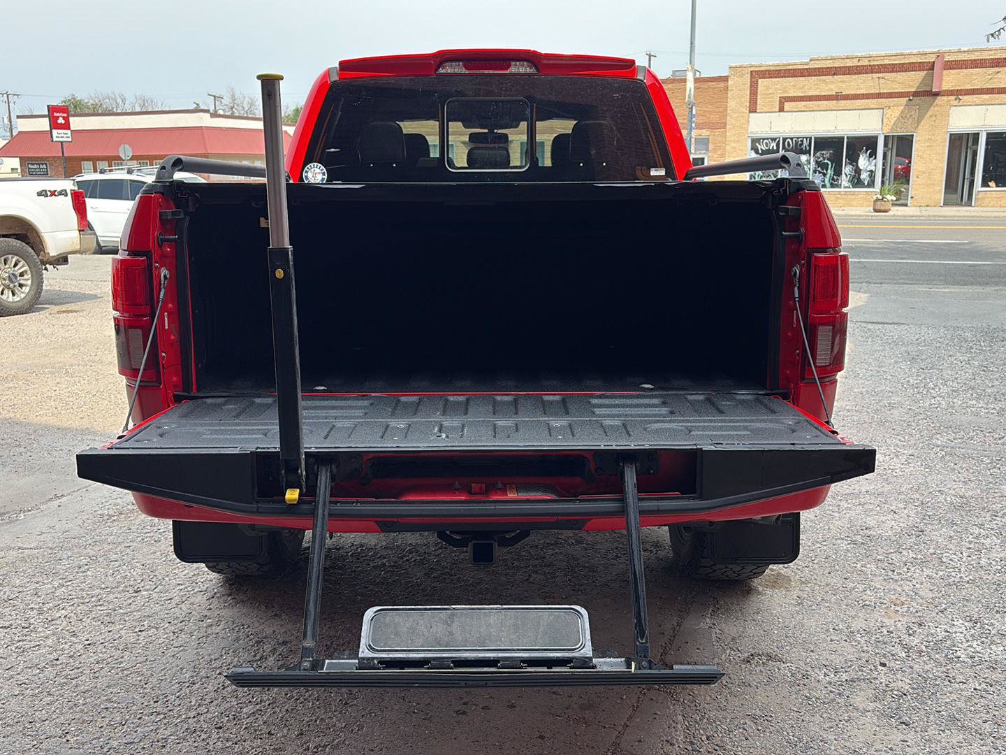 Used 2018 Ford F150 Lariat w/ Equipment Group 502A Luxury AWD/4WD image 26
