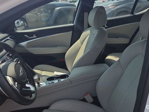 Used 2023 Genesis G70 2.0T AWD/4WD image 9