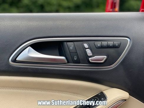 Used 2020 Mercedes-Benz GLA 250 4MATIC image 15