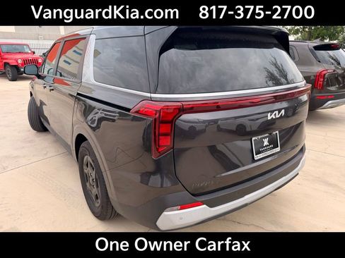 Used 2025 Kia Carnival FWD image 2