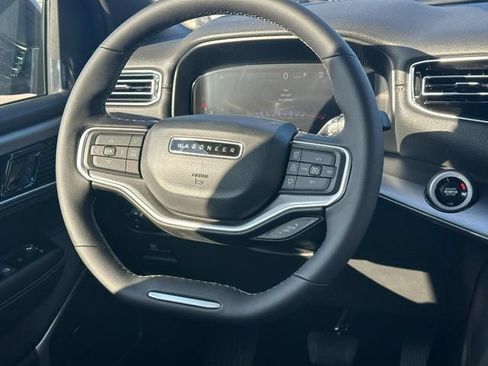 New 2025 Jeep Wagoneer L Series II w/ Convenience Group I AWD/4WD image 8