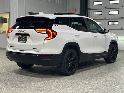 Certified 2022 GMC Terrain SLE w/ Driver Convenience Package AWD/4WD image 4