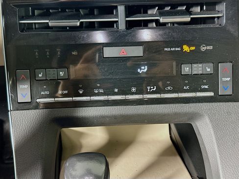Used 2020 Toyota Avalon Limited w/ Advanced Safety Package FWD image 24
