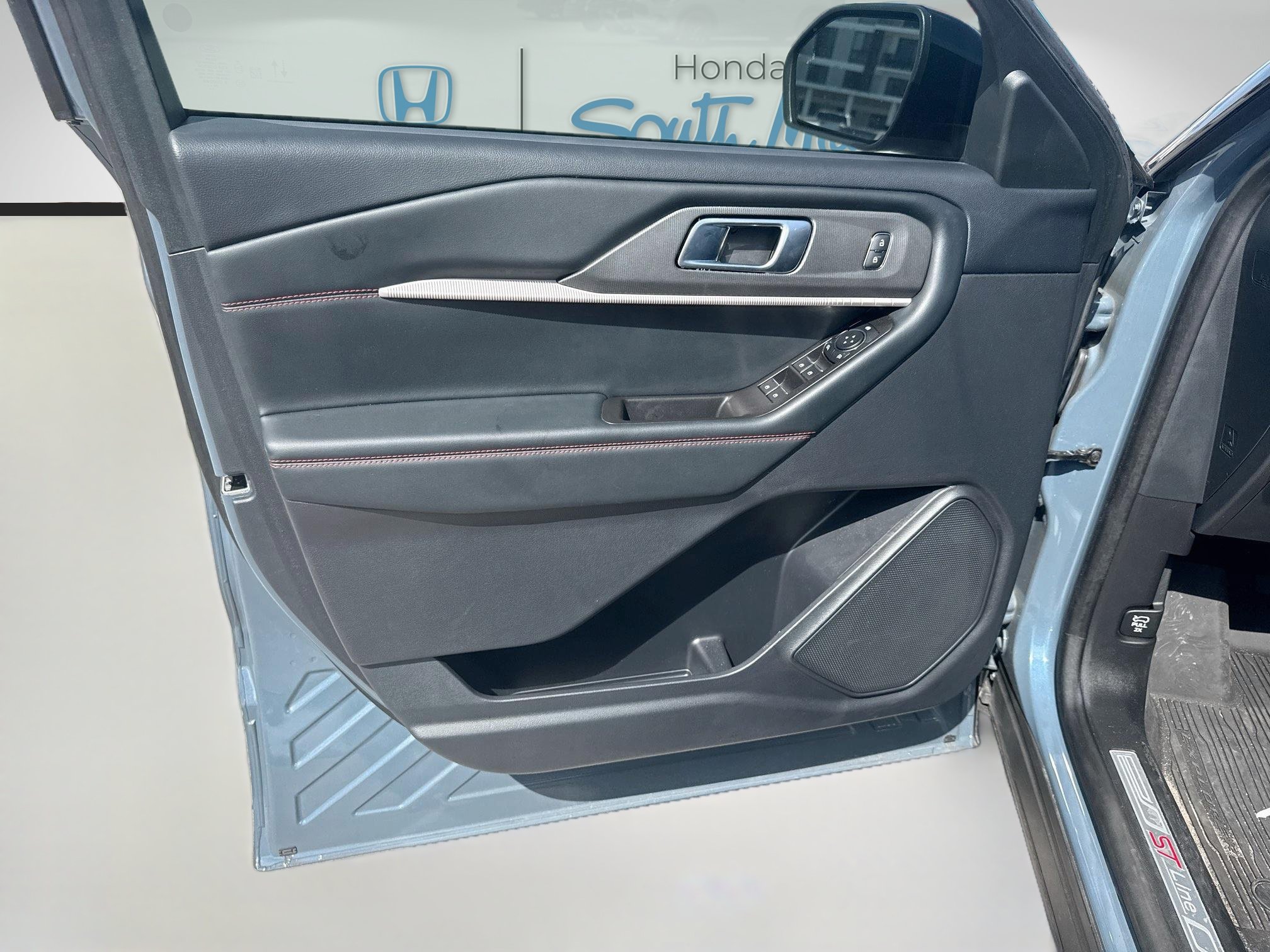 Used 2025 Ford Explorer ST-Line RWD image 20