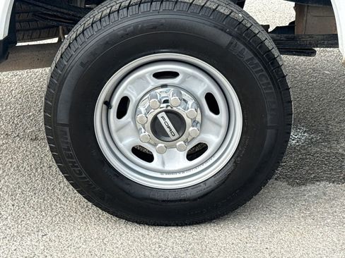 Used 2019 Ford F250 XL w/ Power Equipment Group AWD/4WD image 10