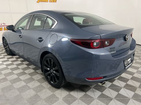Used 2022 MAZDA MAZDA3 s FWD image 3