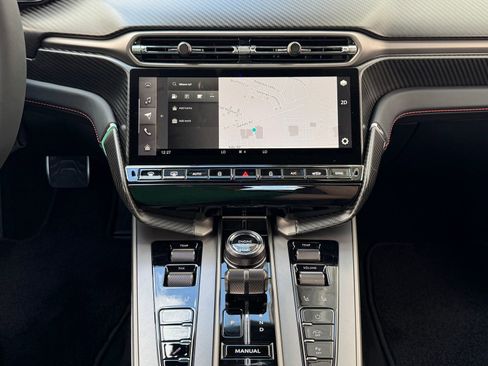 New 2025 Aston Martin Vanquish image 14