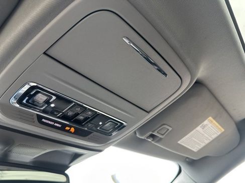 Used 2021 Lincoln Corsair AWD w/ Premium Package image 39