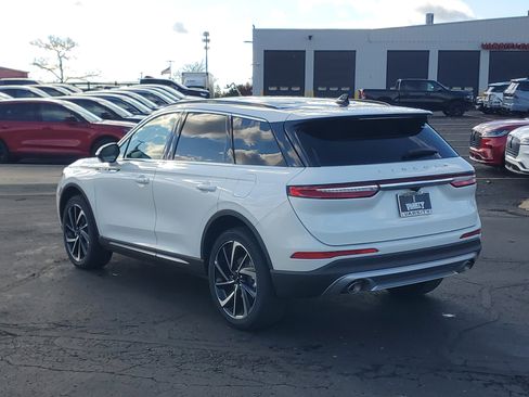 New 2026 Lincoln Corsair Reserve image 3