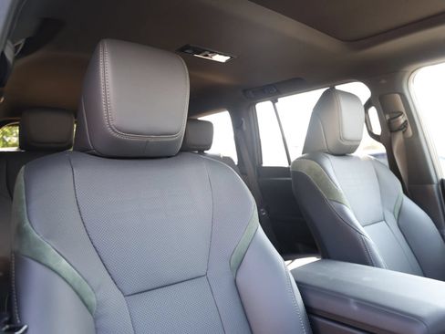 Used 2026 Lexus GX 550 AWD/4WD image 25