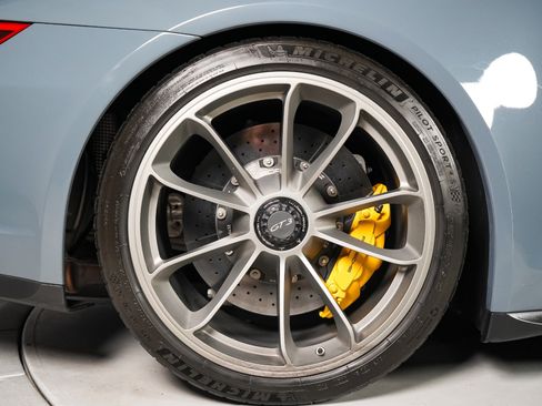 Used 2018 Porsche 911 GT3 RWD image 43