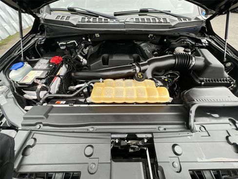 Used 2018 Ford F150 Platinum w/ Technology Package image 30