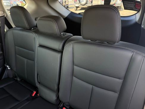 Certified 2024 Nissan Murano SV w/ SV Midnight Edition Package image 11