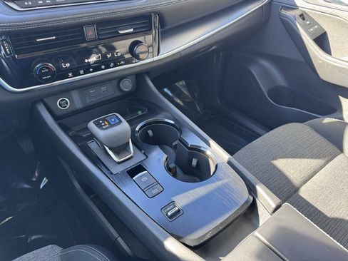 Used 2022 Nissan Rogue SV image 30