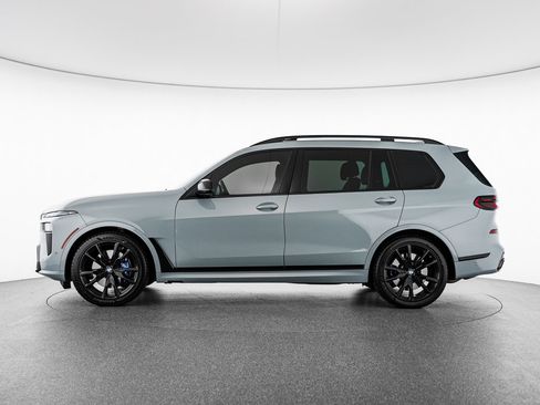 Used 2025 BMW X7 M60i AWD/4WD image 2