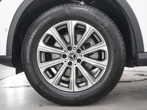 Used 2024 Mercedes-Benz GLC 300 4MATIC image 27