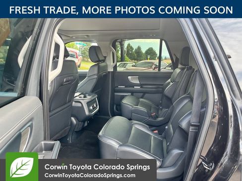 Used 2025 Ford Expedition Max Platinum AWD/4WD image 11