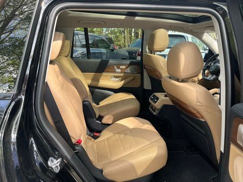 Used 2024 Mercedes-Benz GLS 580 4MATIC image 13