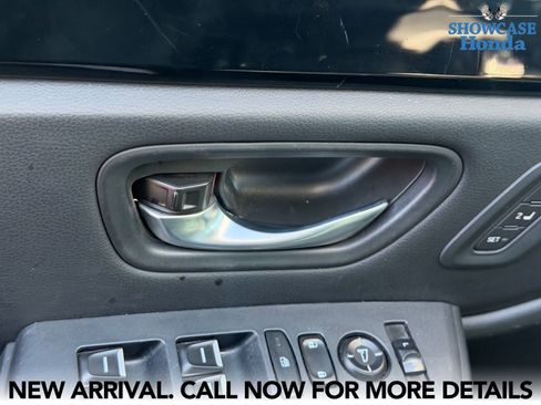 Used 2025 Honda Pilot EX-L image 13