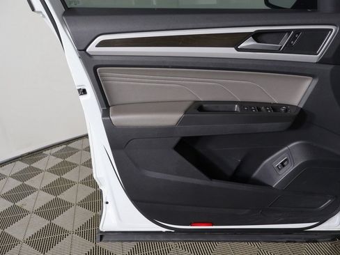 Used 2023 Volkswagen Atlas SE w/ Panoramic Sunroof Package AWD/4WD image 23