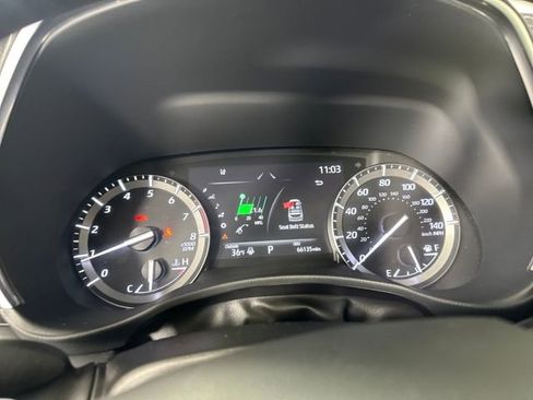 Used 2020 Toyota Highlander Limited image 17