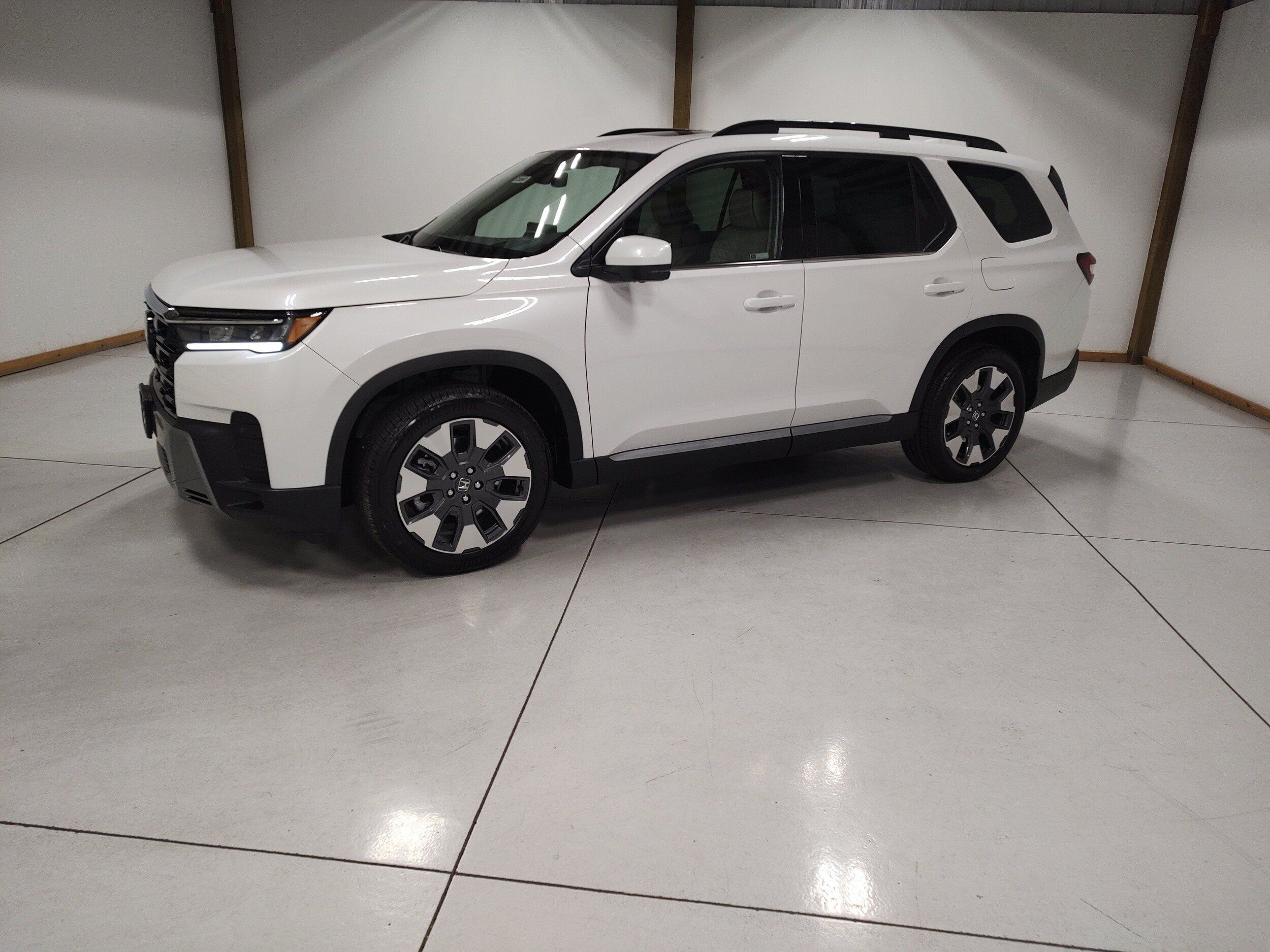 New 2026 Honda Pilot Elite image 4