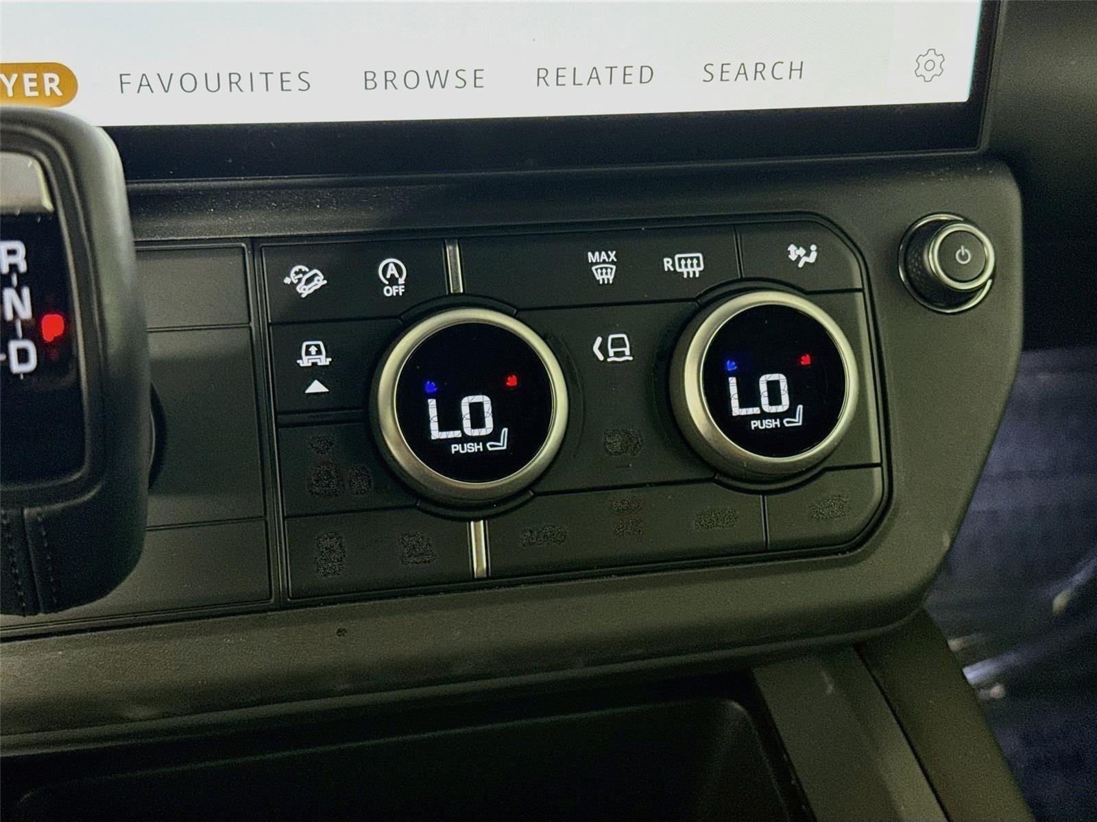 Used 2026 Land Rover Defender 130 X-Dynamic SE AWD/4WD image 18