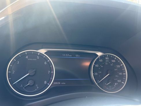 Used 2025 Nissan Sentra SV FWD image 35