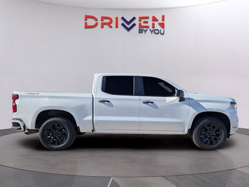 Used 2022 Chevrolet Silverado 1500 Custom image 8
