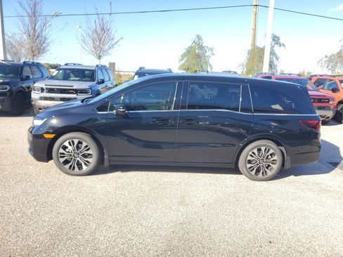 New 2026 Honda Odyssey Elite image 3