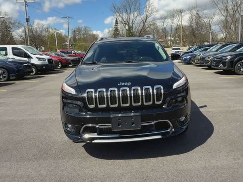 Used 2017 Jeep Cherokee Overland w/ Technology Group image 3