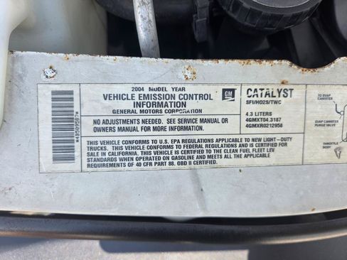 Used 2004 GMC Safari Passenger RWD image 37