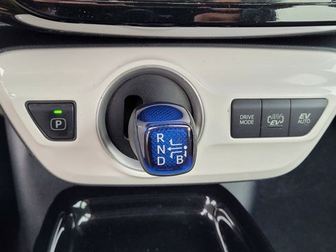 Used 2018 Toyota Prius Prime Plus image 15