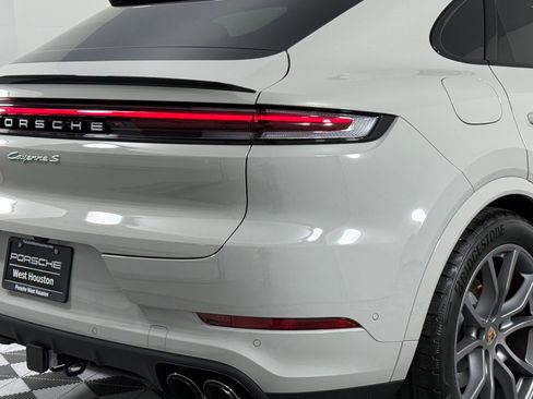 New 2026 Porsche Cayenne S image 12