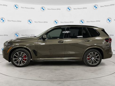 New 2026 BMW X5 xDrive50e image 2