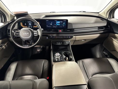 Used 2026 Kia Carnival LXS FWD image 4