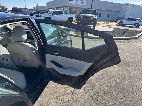 Used 2019 Nissan Altima 2.5 Platinum image 19